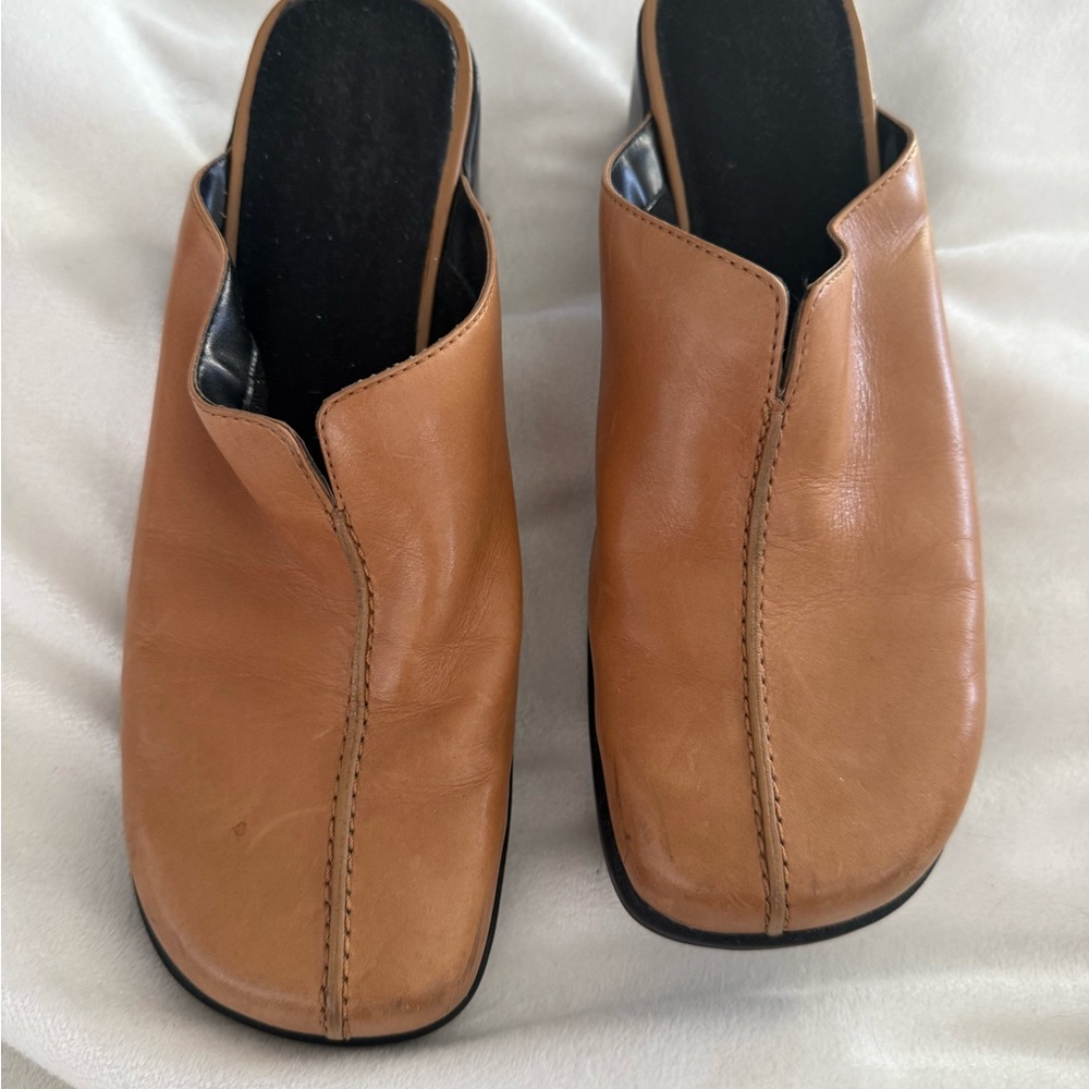 Clarks Brown Leather women’s Slip-Ons